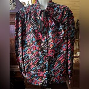 Vintage Ms Bond Size Large Women’s Neck Tie Polyester Blouse 44” Bust 26” Length